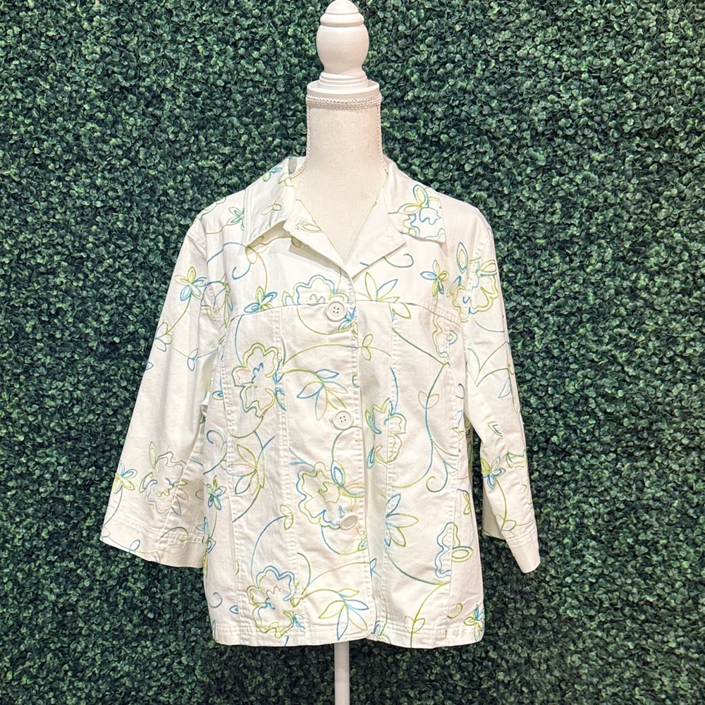 TanJay size 16 Floral 3/4 sleeve Button-Up Jacket